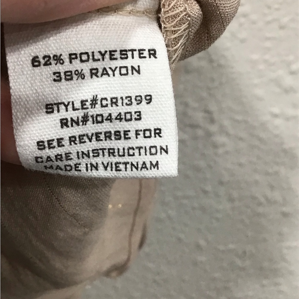 Mine Women’s Roll Tab Blouse M Beige Textured Split Neck Pockets Casual Work Top - Picture 4 of 6
